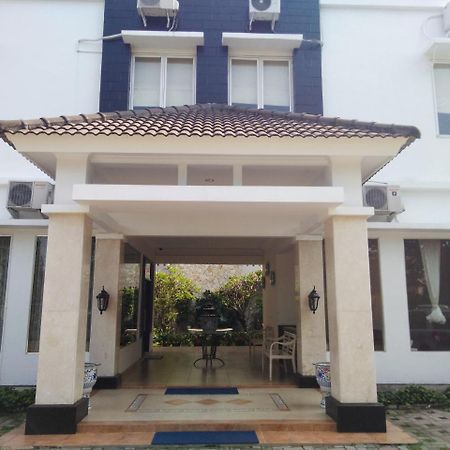 Hotel Roemah Moesi Medan Exterior foto