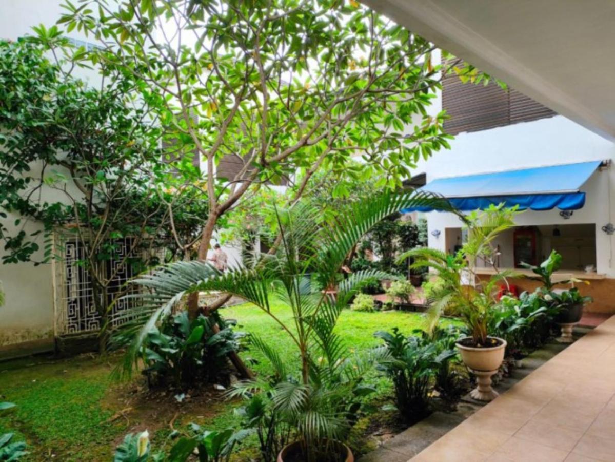 Hotel Roemah Moesi Medan Exterior foto