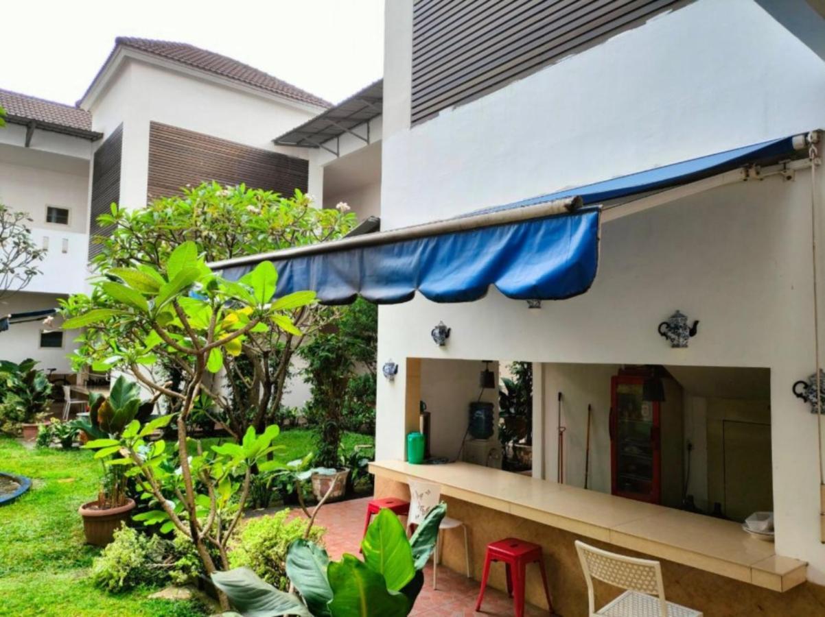 Hotel Roemah Moesi Medan Exterior foto