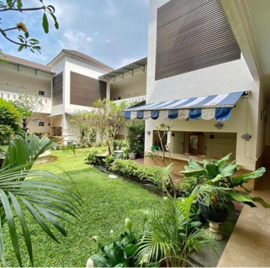 Hotel Roemah Moesi Medan Exterior foto